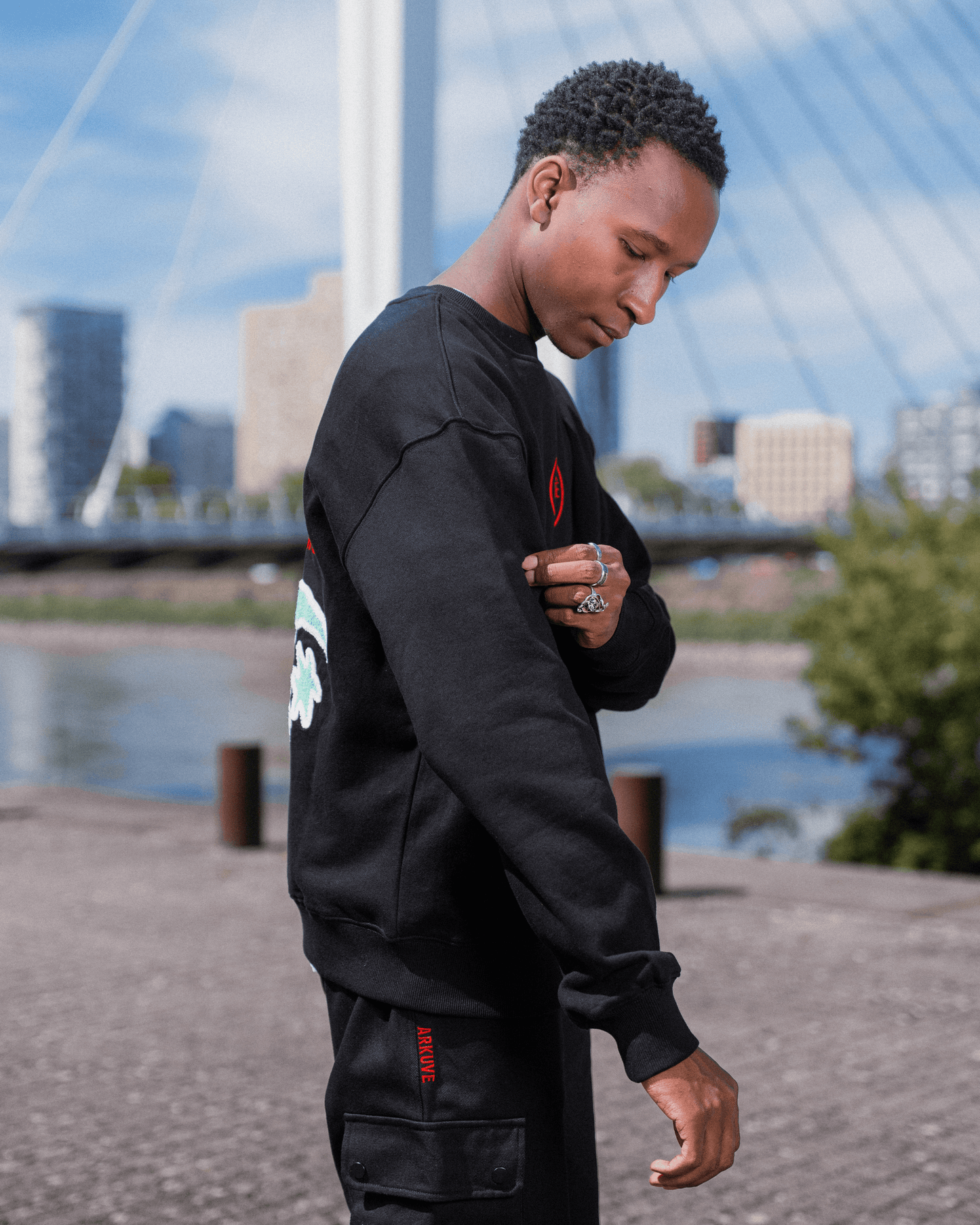 OUTCAST SWEAT [in stock]